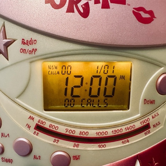 VTG 2005 Y2K Bratz MGA Authentic Radio & Lips Phone - Picture 4 of 9